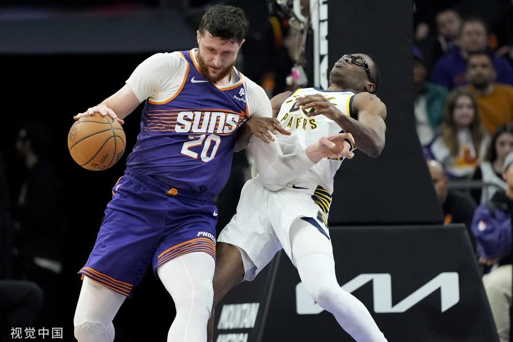 球迷兴奋不 球迷兴奋不