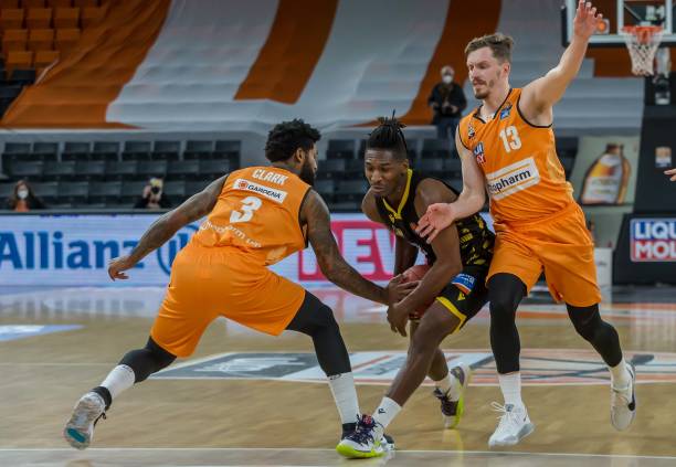 于在比赛中 于在比赛中